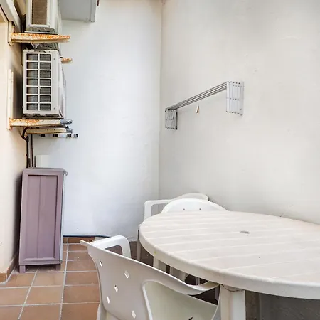 Apartman Parellades By Hello Homes